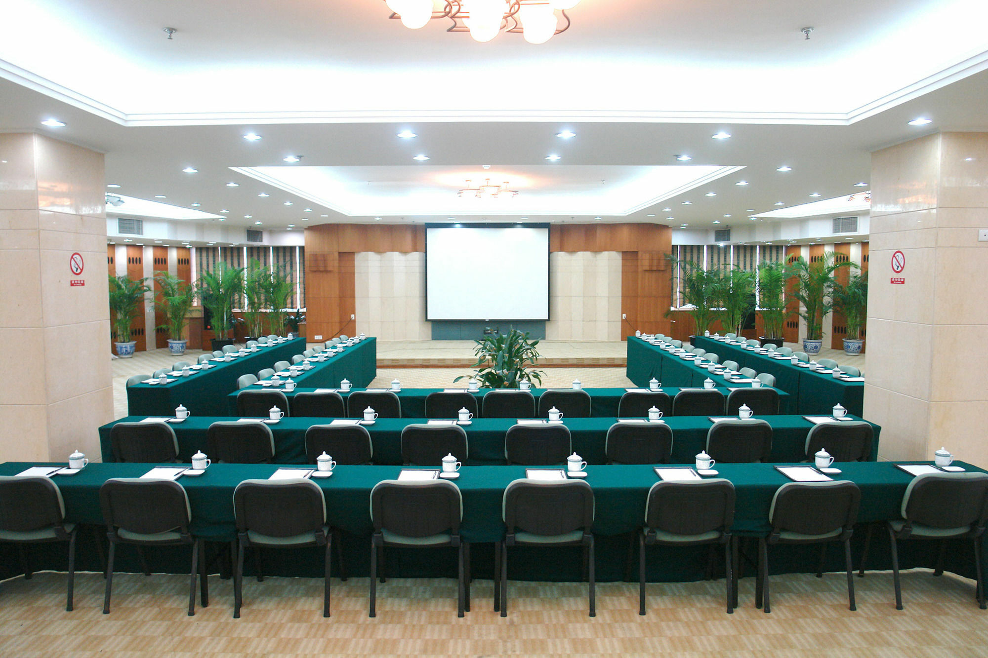 Chongqing Liyuan Hotel Екстериор снимка